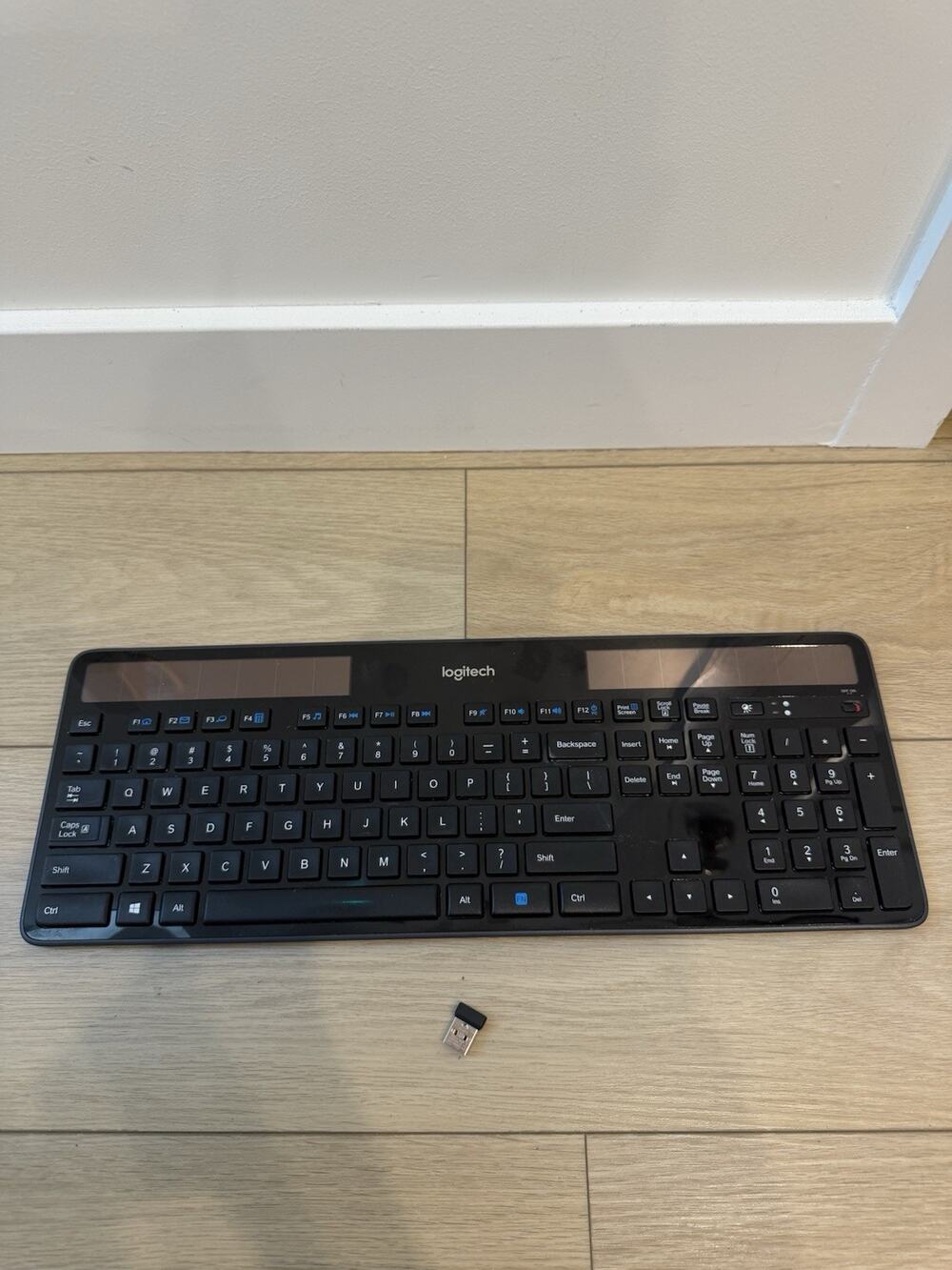 Logitech K750 Wireless Solar Keyboard -w/ Dongle Included -Black